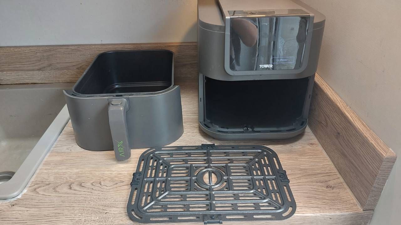 Tower AIRX AI air fryer