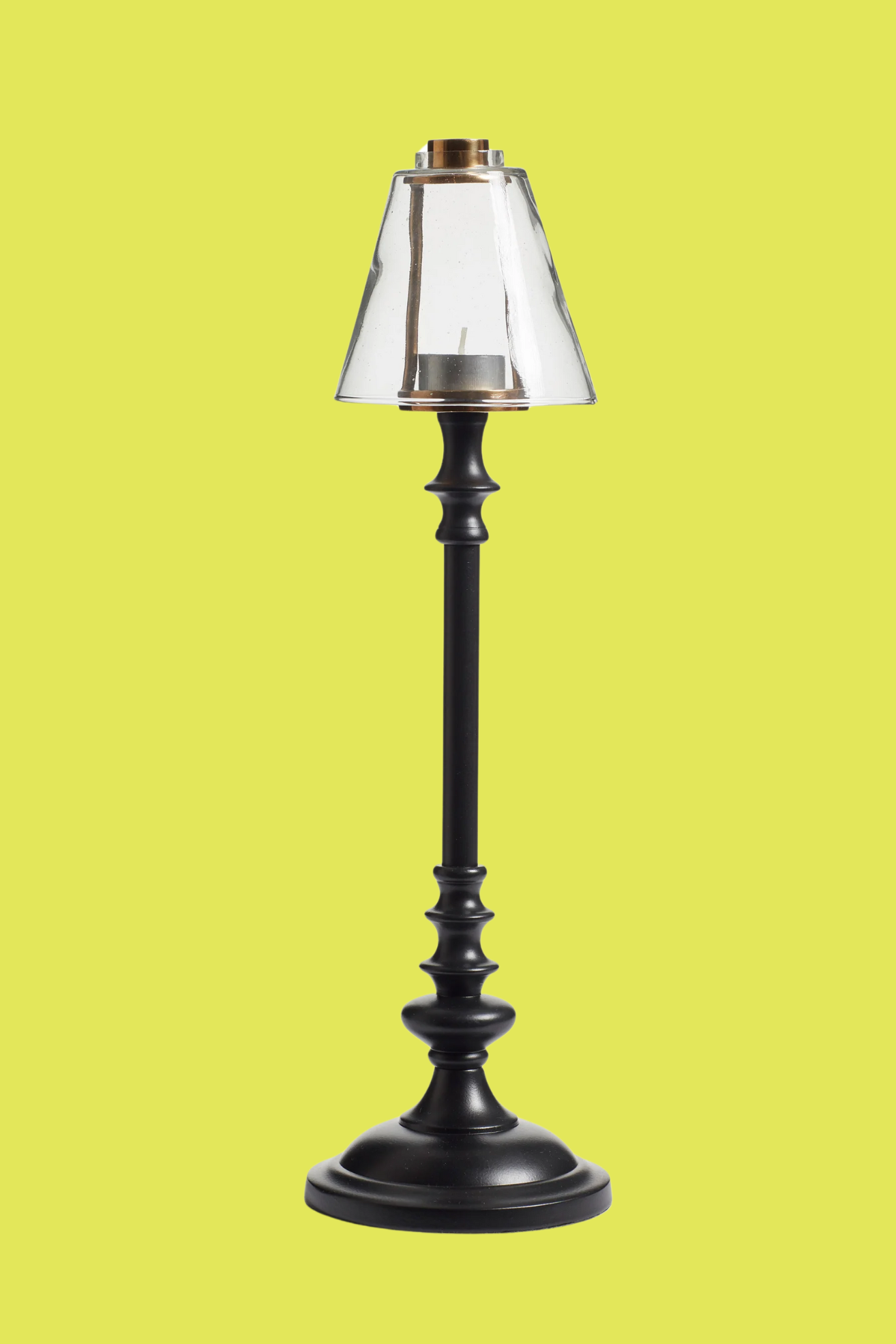 A traditional tealight lamp