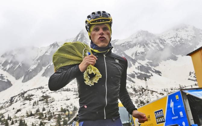 Rafal Majka (Tinkoff-Saxo) bundled up for preview of the Gavia