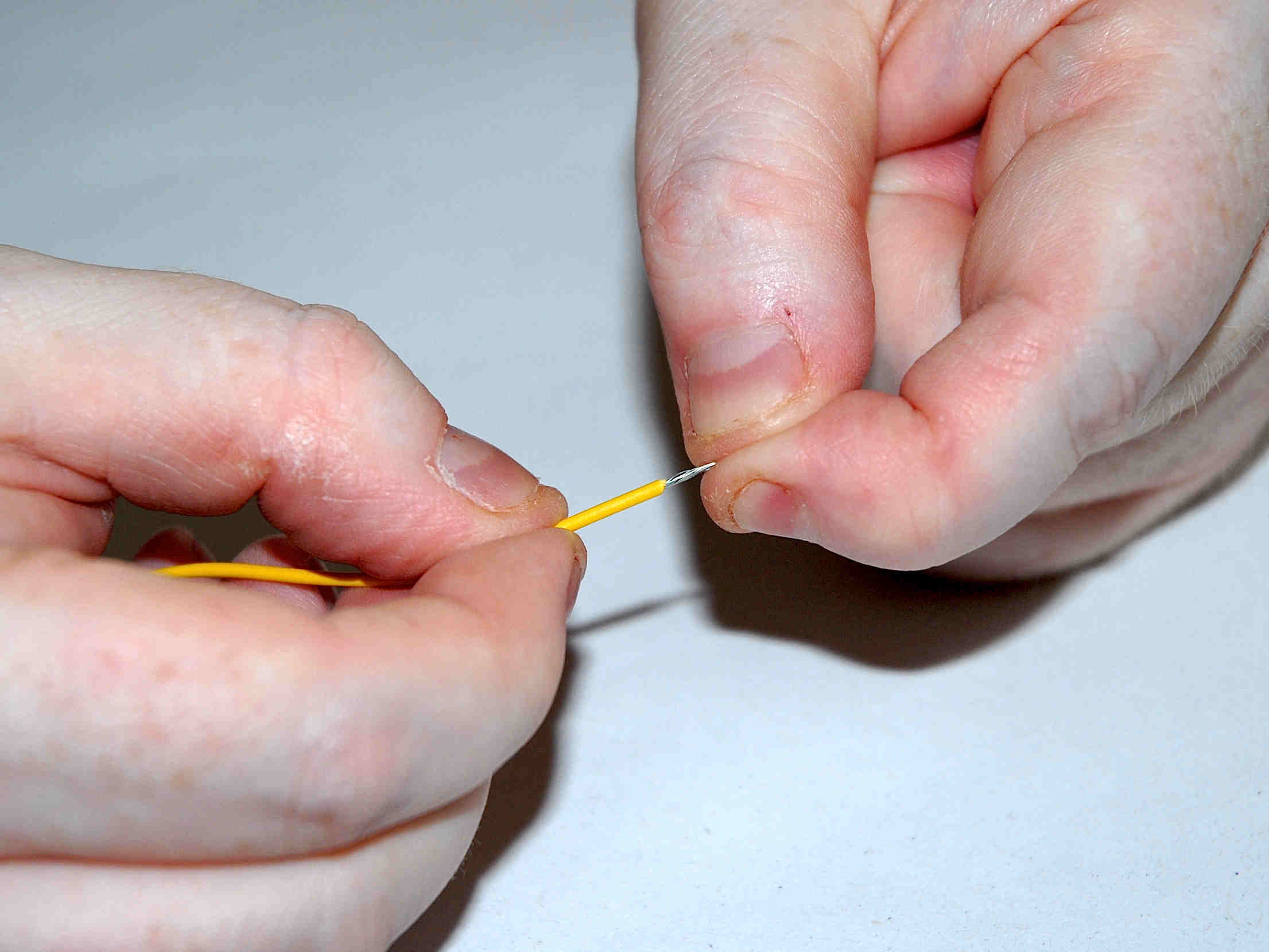 Coil-splitting a humbucking pickup wrapping the wire