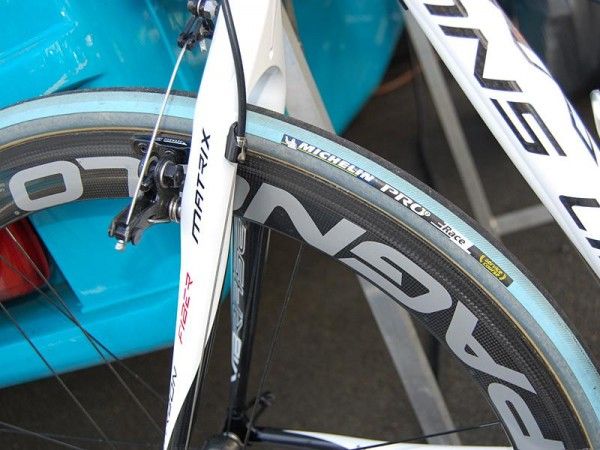 The team are playing it safe in terms of durability when it comes to the bikes but the wheel selection is decidedly aggressive. And no, Michelin still doesn't make tubulars.