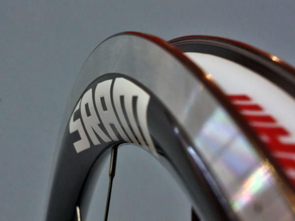 The S30 AL Race and S30 AL Sprint rims feature a hybrid toroidal cross-section.