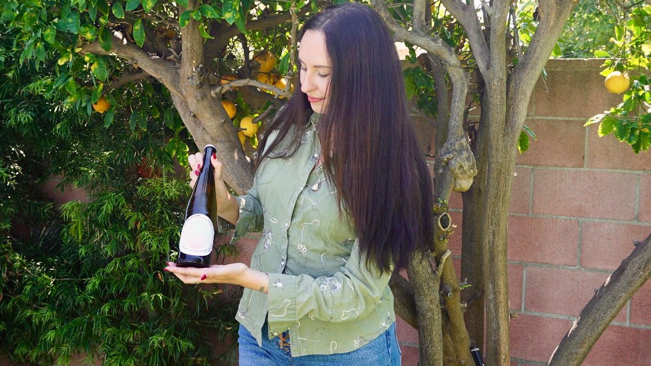 Delaney Seven and bottle of wine – Under 30s Wine Trade Sips