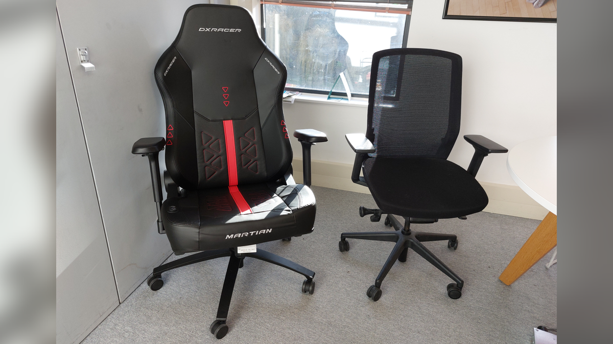 The XL edition of the DXRacer Martian gaming chair.