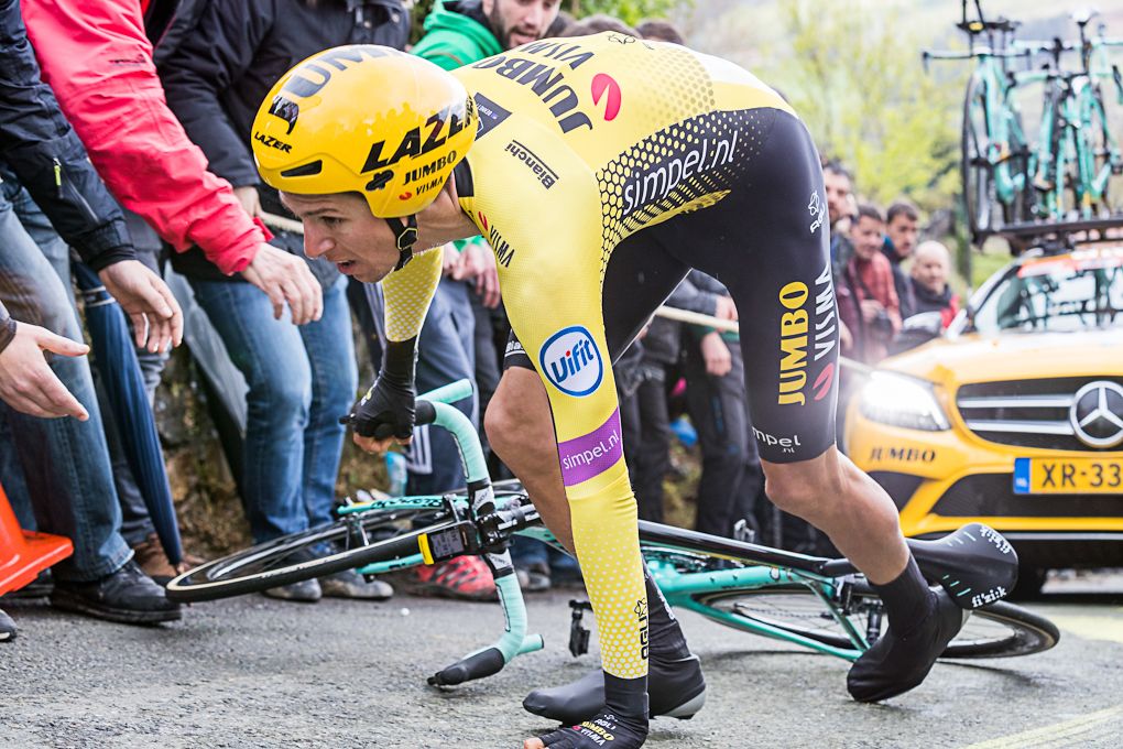 George Bennett (Jumbo-Visma) had trouble near the top of the 30 per cent climb