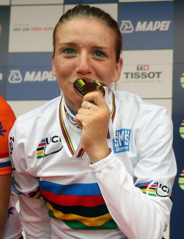 Italy's Tatiana Guderzo savours her World Championship gold medal