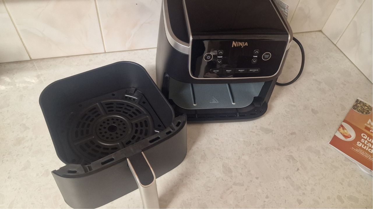 Ninja Air Fryer Pro 4-in-1 with drawer pulled out