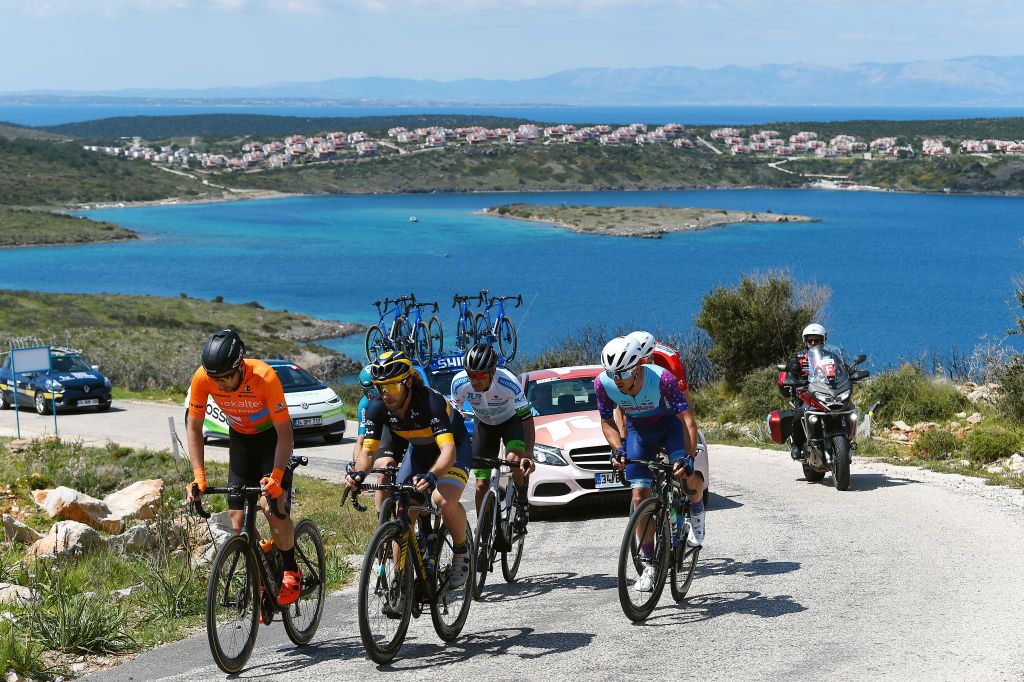 The Tour of Turkey stage 3 break suffers on a climb