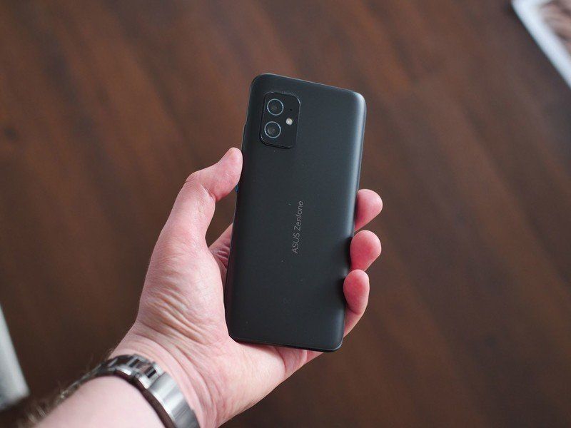 ASUS Zenfone 8