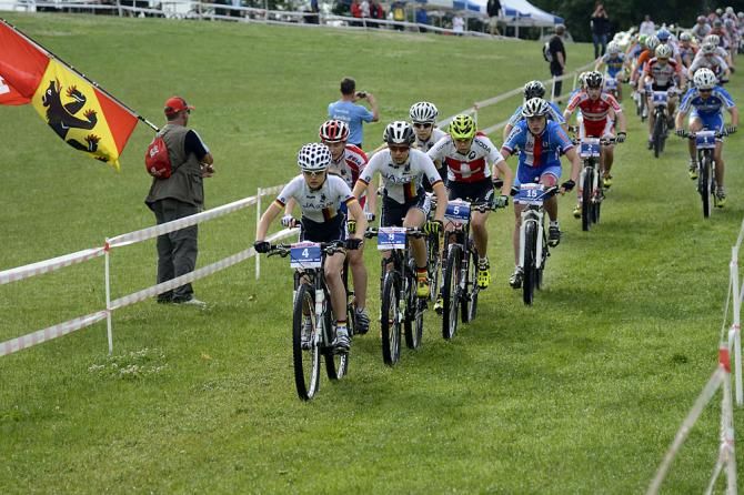 The start of the junior women's race in Bern