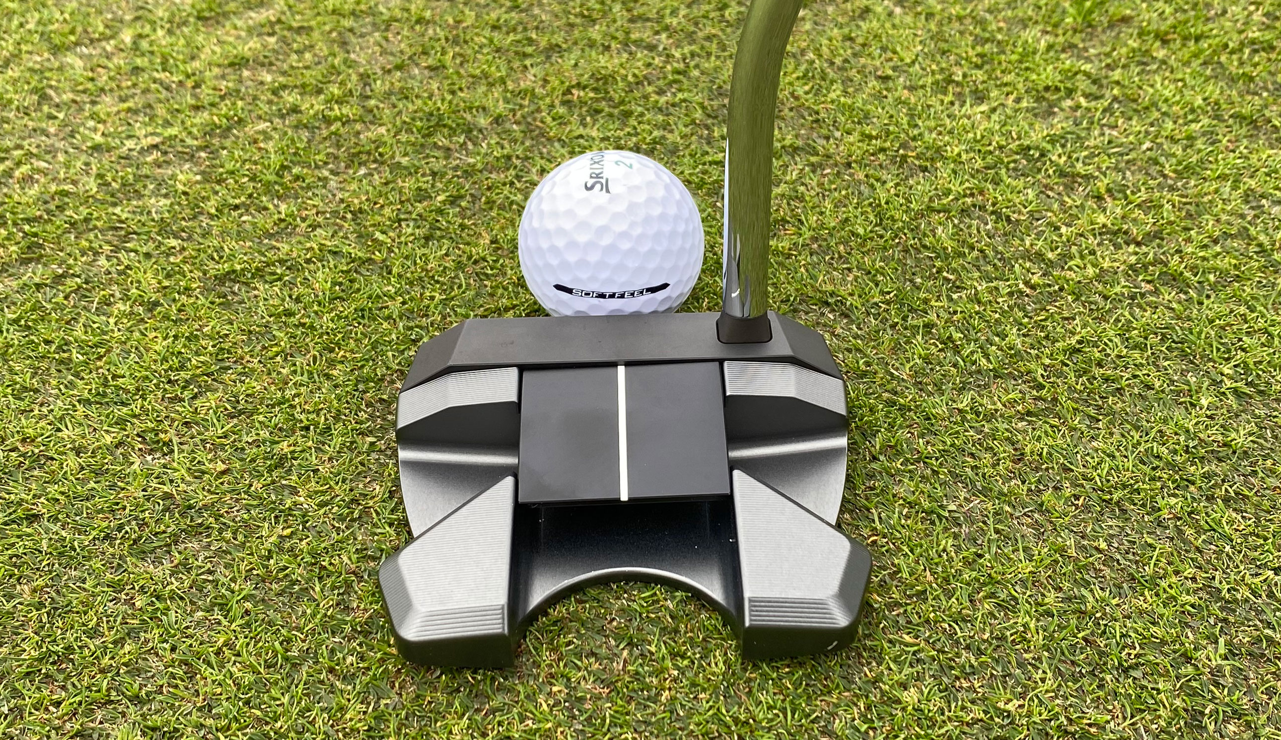 The Edel Golf Array F-1 Putter addresses the golf ball