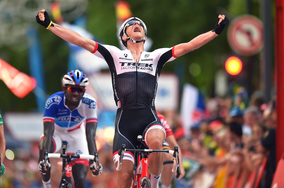 Jasper Stuyven (Trek) won stage 8 with a broken scaphoid