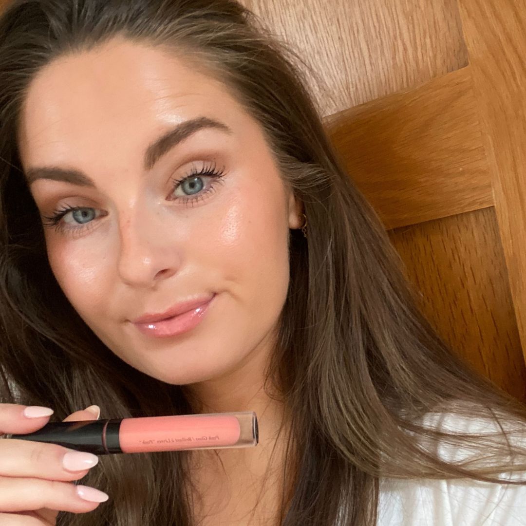 Tori wearing Victoria Beckham Beauty Posh Lip Gloss in Picante