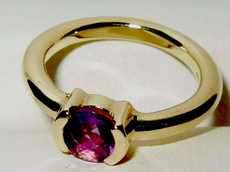gold ring with jewel