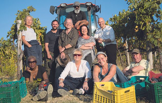 Ten strangers head to Tuscany hoping for an experience that’s life-changing