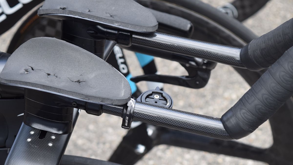 Nearly all of the Team Sky riders had K-Edge computer mounts attached to their handlebar extensions