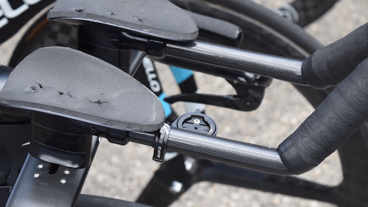 Nearly all of the Team Sky riders had K-Edge computer mounts attached to their handlebar extensions