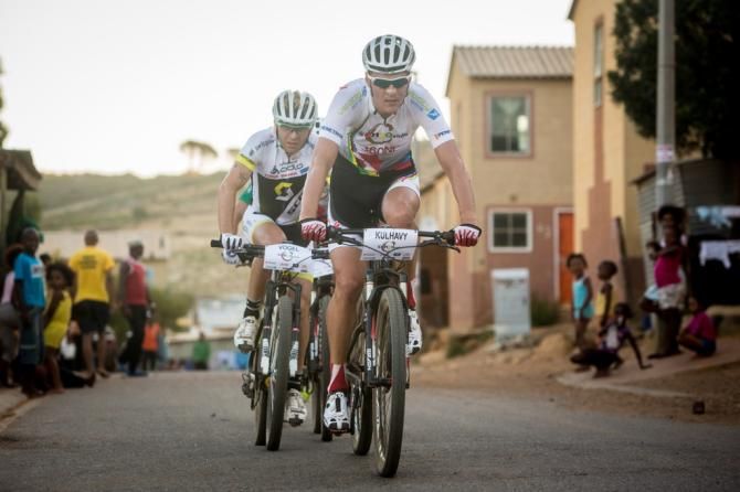 Jaroslav Kulhavy leads Florian Vogel