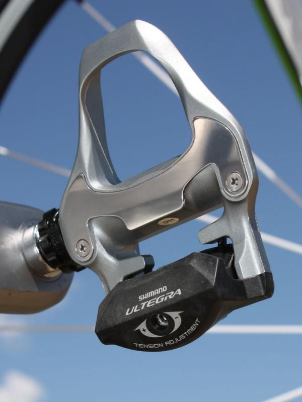 The revised Ultegra SPD-SL pedal is nearly without fault - entry and exit are smooth and positive, the stainless wear plates are easily replaceable, and there's a generous platform.