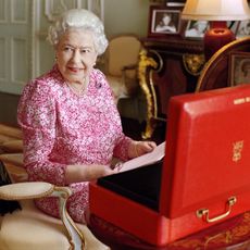 New Image Of The Queen By Mary McCartney Released