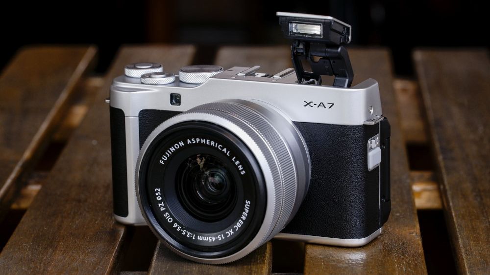 Fujifilm X A7 Features A Fresh 24mp Sensor 4k Video And A Huge 3 5