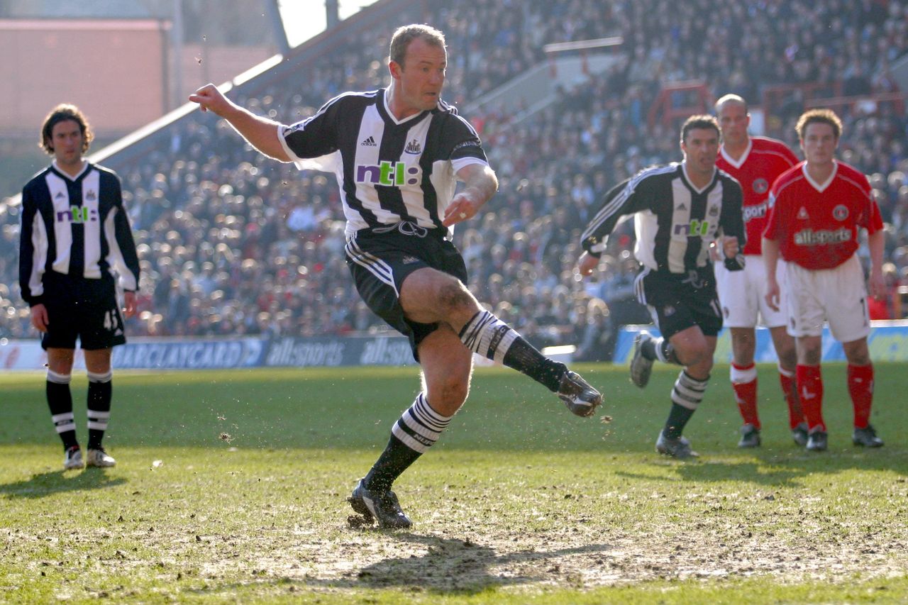 Alan Shearer scores a penalty for Newcastle United against Charlton Athletic, 2003