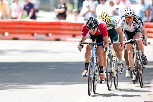 Dave Zabriskie (Garmin-Slipstream) puts the hammer down.
