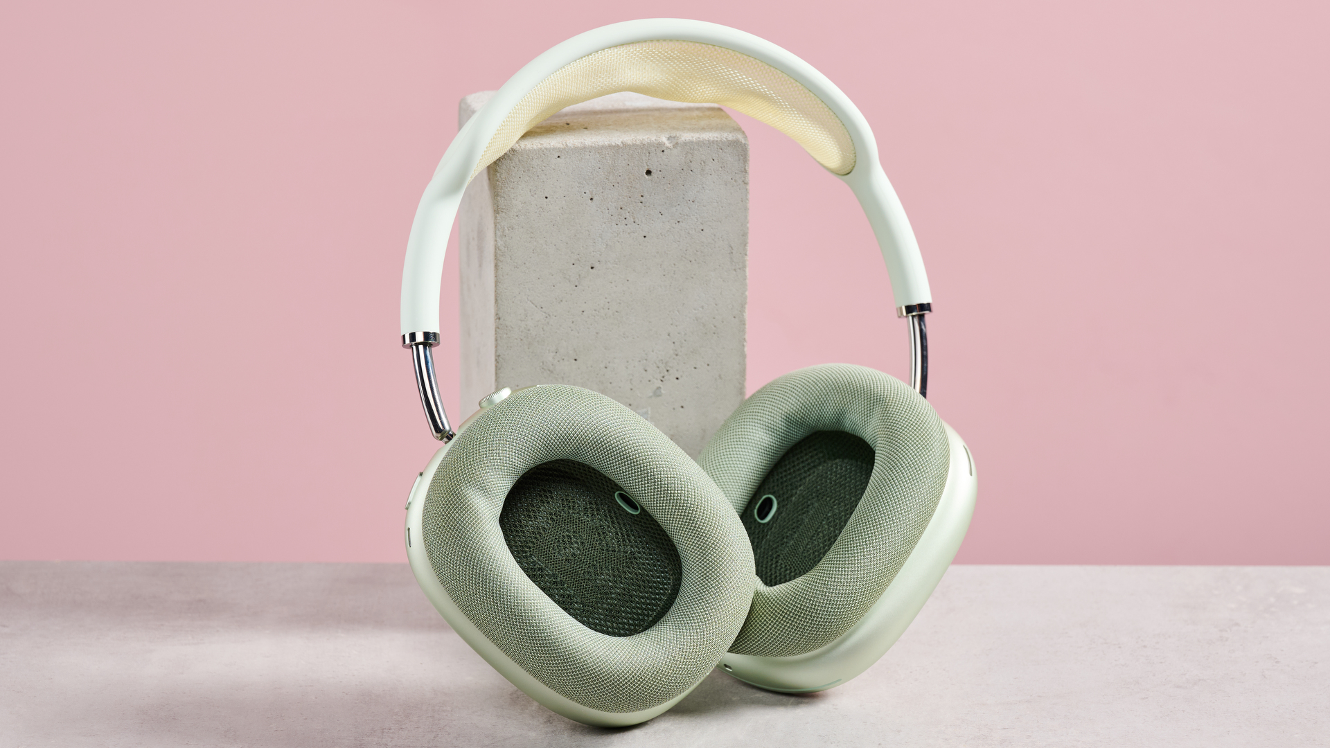 AirPods Max  showing the inside of the earcups