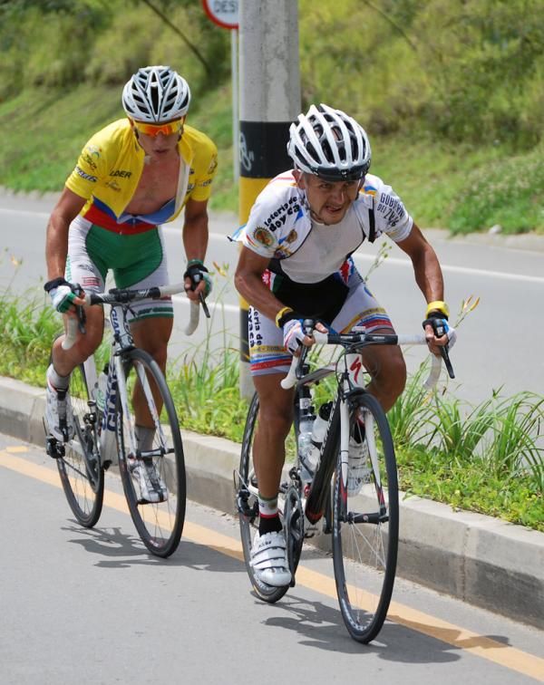 Jose Rujano (Loteria de Boyaca) goes on the attack