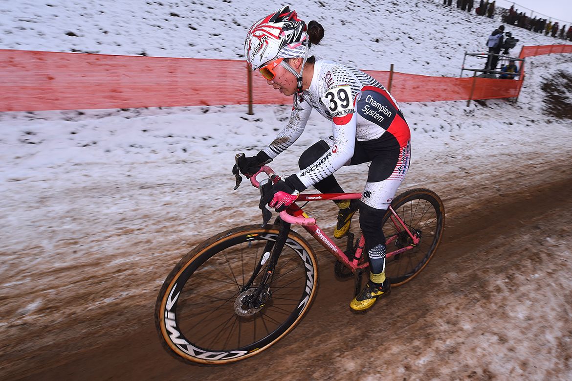 Kiyoka Sakaguchi making her way through the course in Bieles