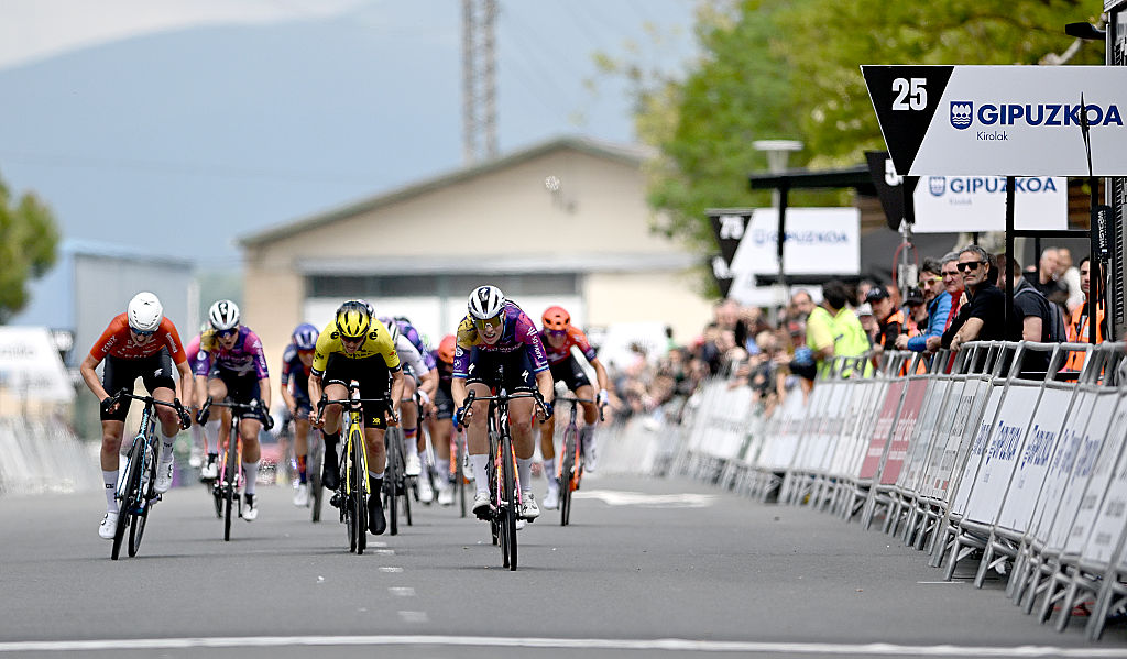 Mischa Bredewold sprints to the line to win stage 1 of the 2025 Itzulia Women