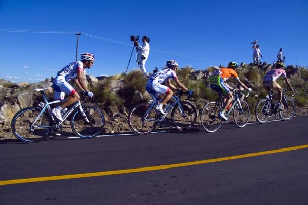 Rodriguez and Serpa (Androni-Giacatolli), Vincenzo Nibali (Liquigas-Doimo) and Rafael Valls (Footon-Servetto)