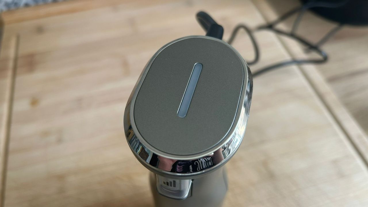 Cuisinart Power Blend Immersion Blender with LED off