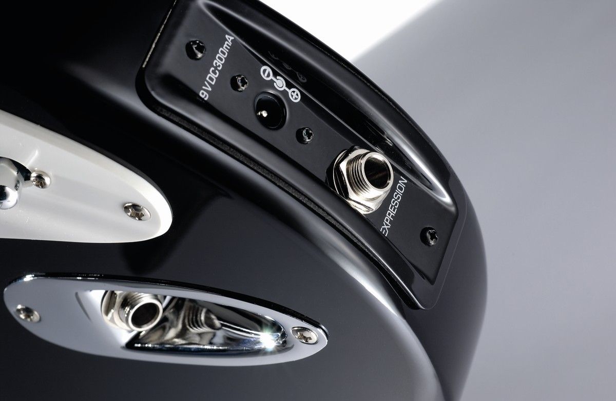 An expression pedal can be plugged in to give you more control over the effects