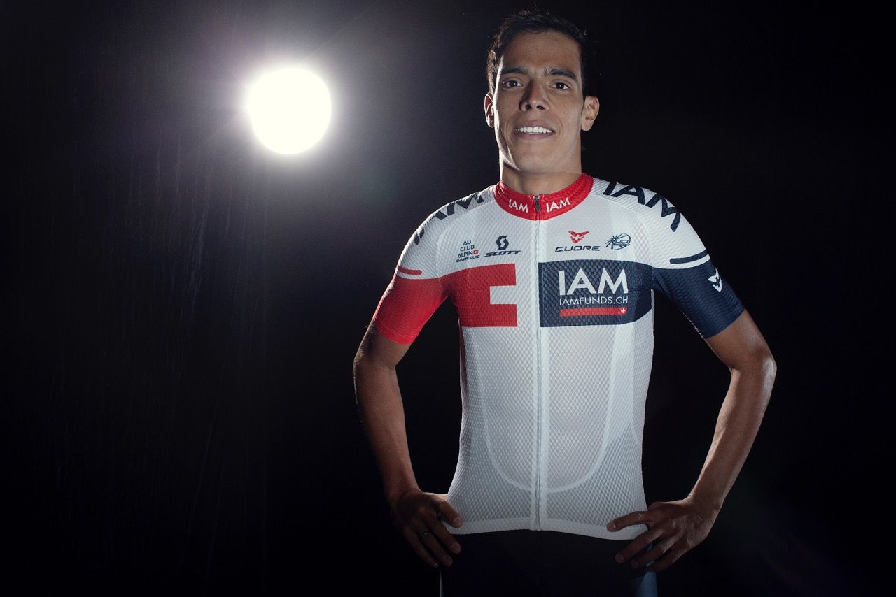 Jarlinson Pantano models the kit