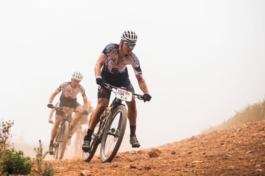 Jaroslav Kulhavy (Investec-Songo-Specialized) gets the foot out