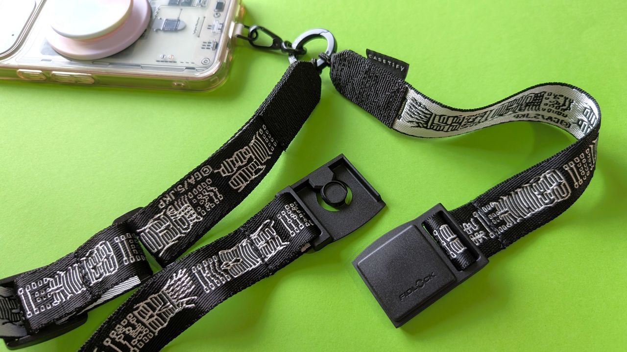 CASETiFY Cross-body Strap Phone Strap