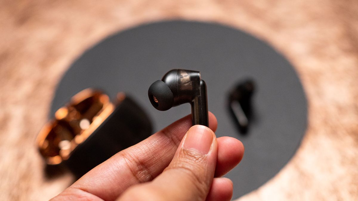 Creative Aurvana Ace 2 earbud in hand