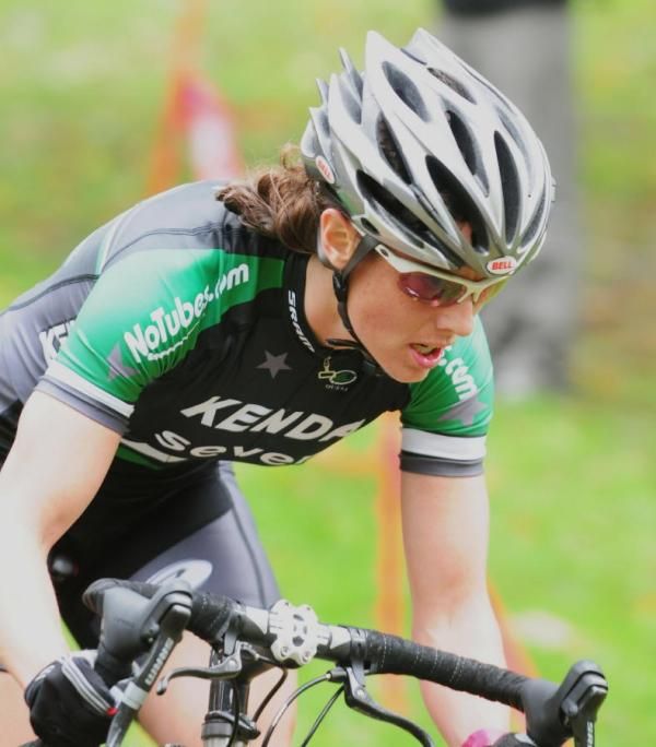 Mary McConneloug (Kenda-Seven-No Tubes) chasing