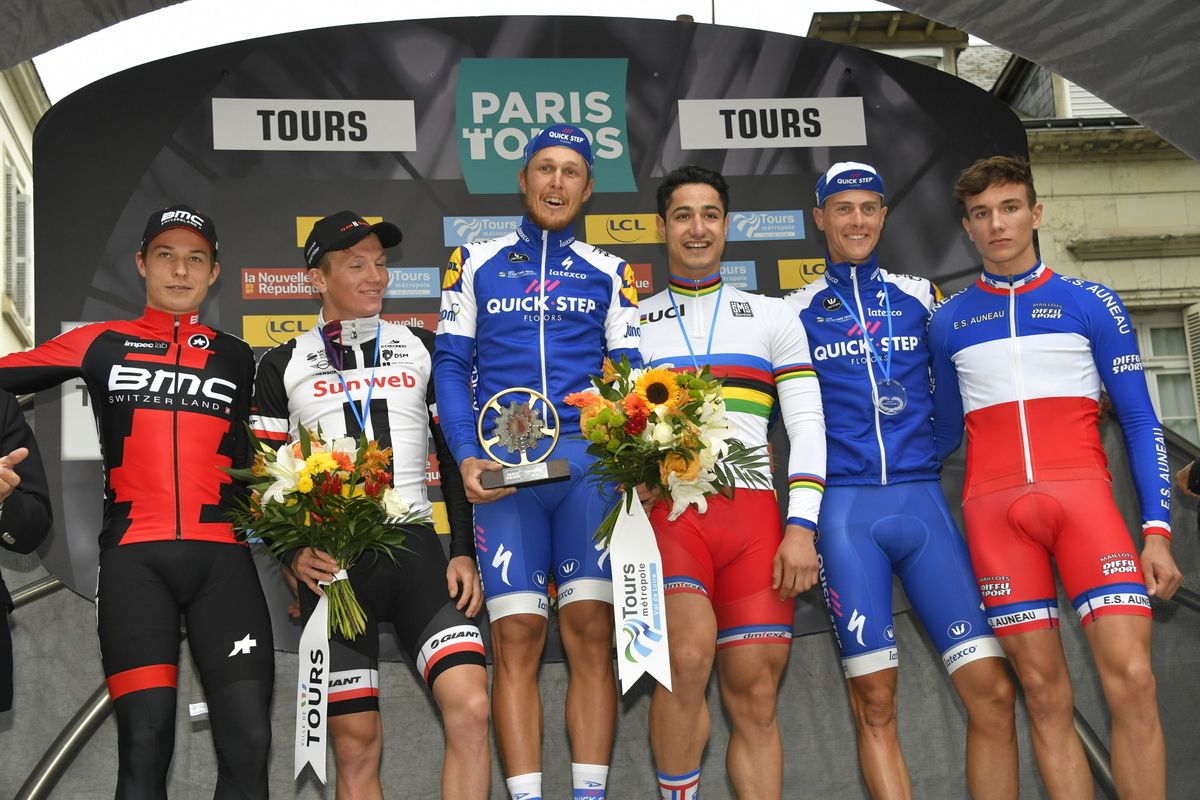 The podium of the espoirs and elite Paris-Tours