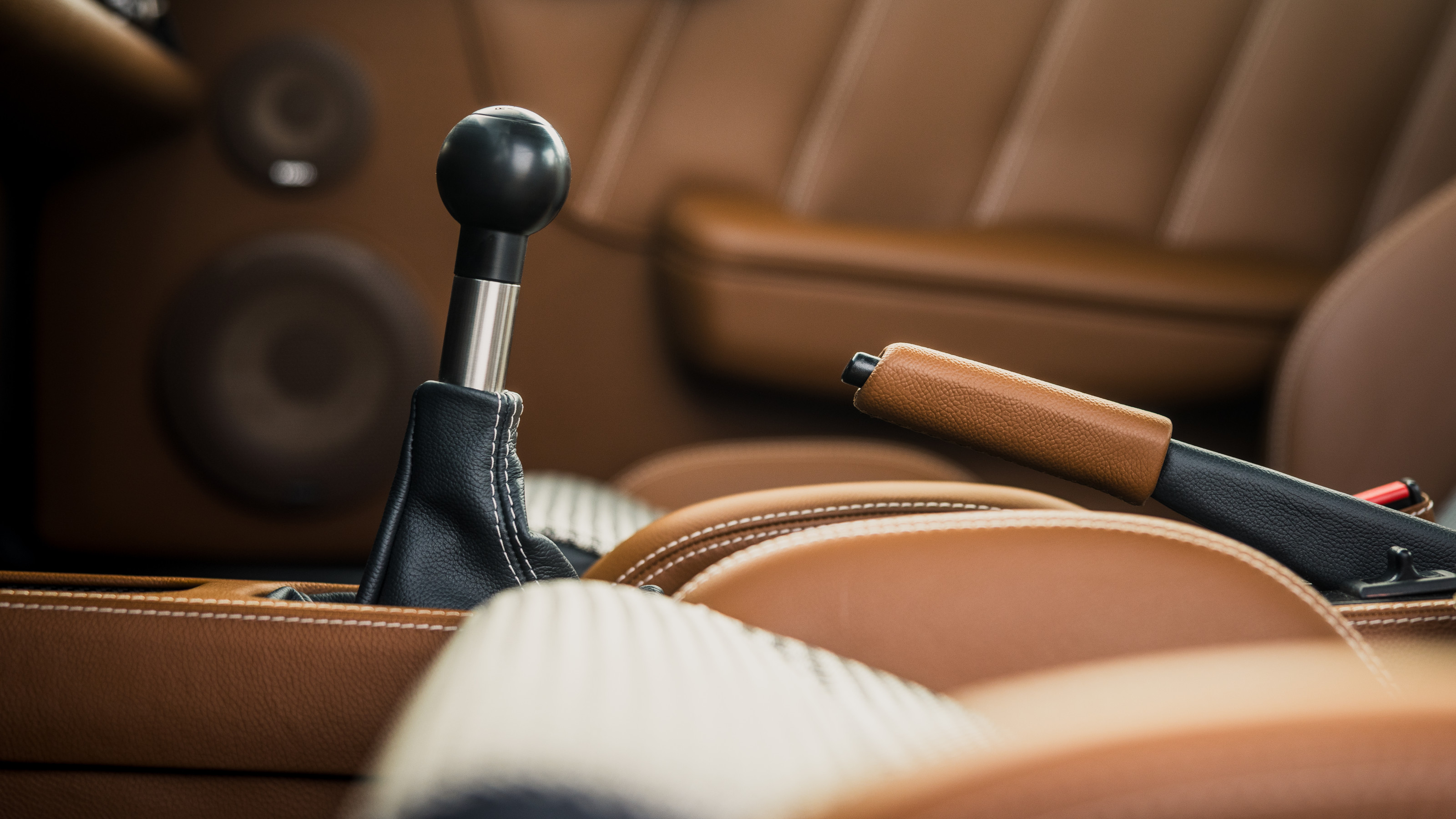 Porsche 911 by Theon Design interior details
