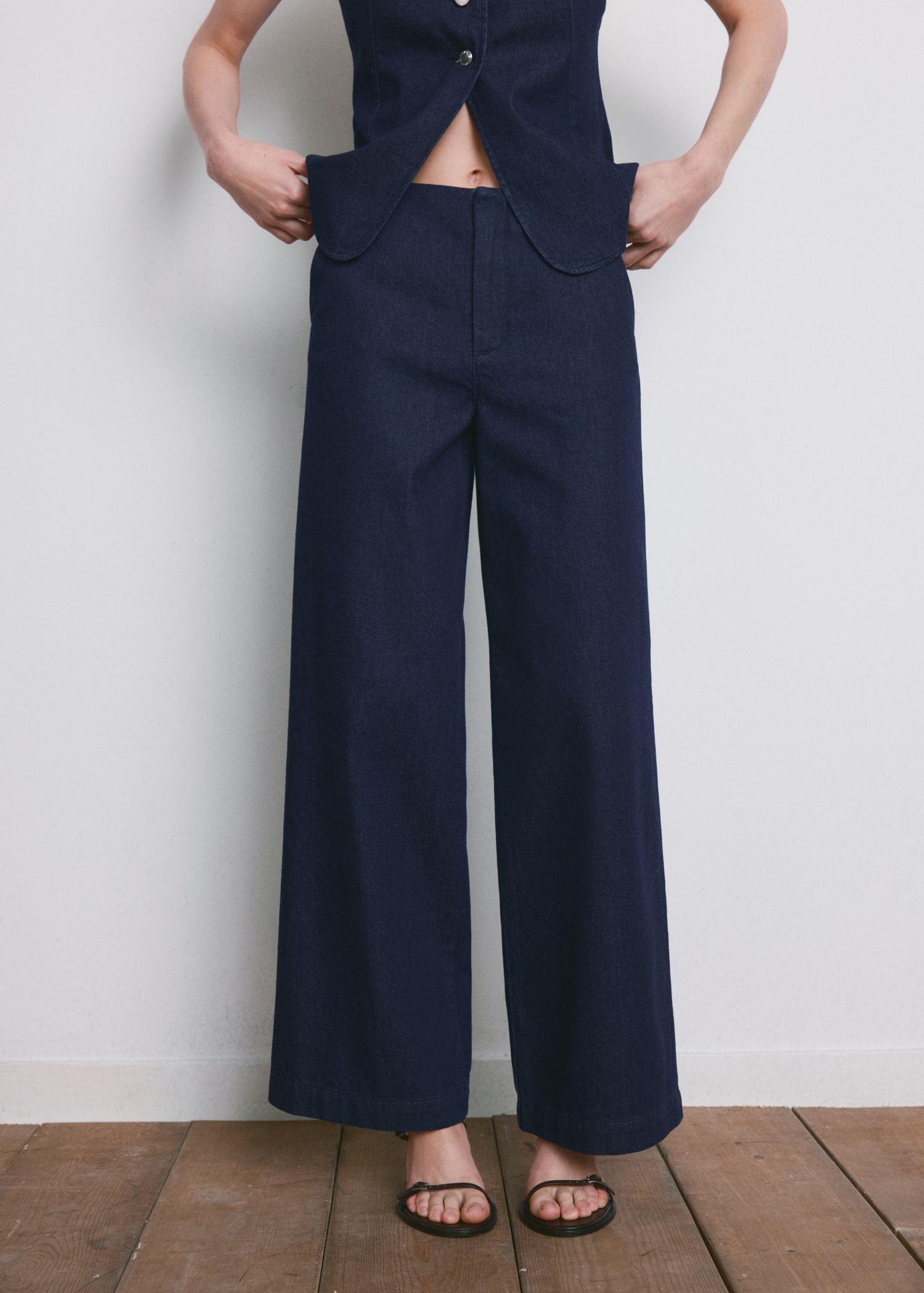 Wide Leg Mid-Rise Jeans - Women | Mango United Kingdom