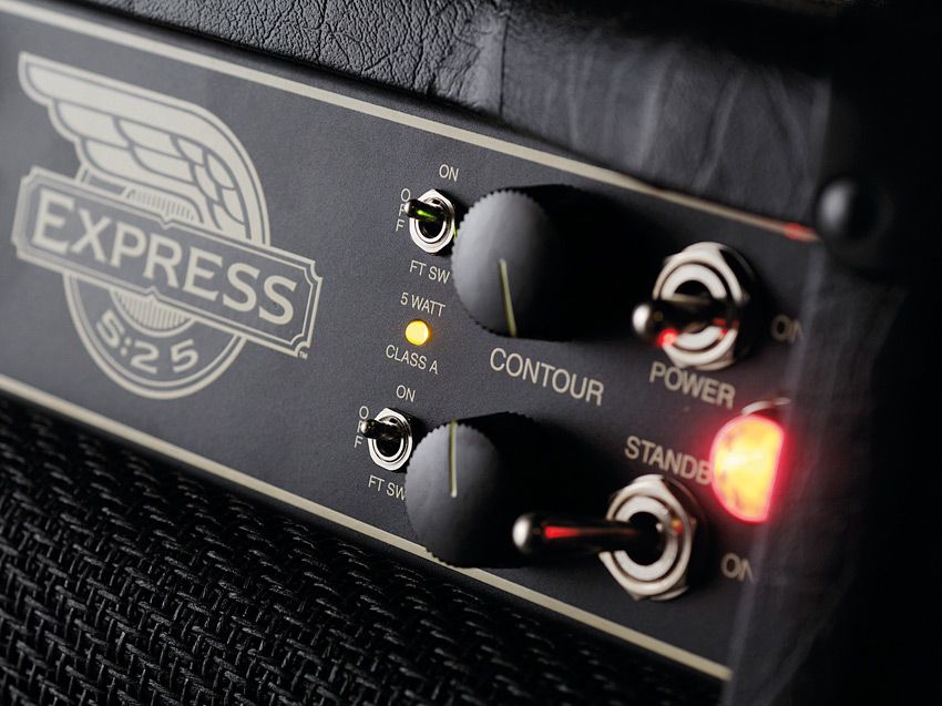 The front control panel houses the variable contour controls for each channel