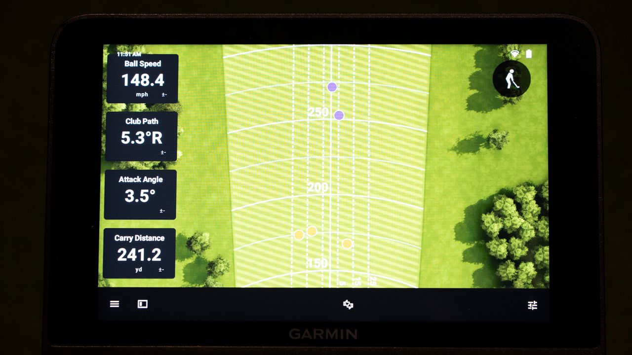 Garmin Approach R50 data screens