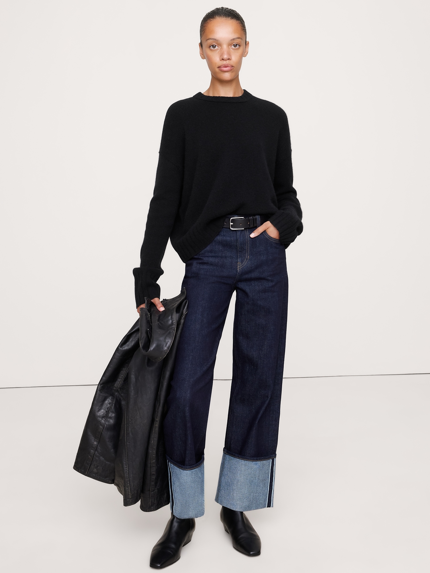 Midweight Cashmere Crew-Neck Sweater