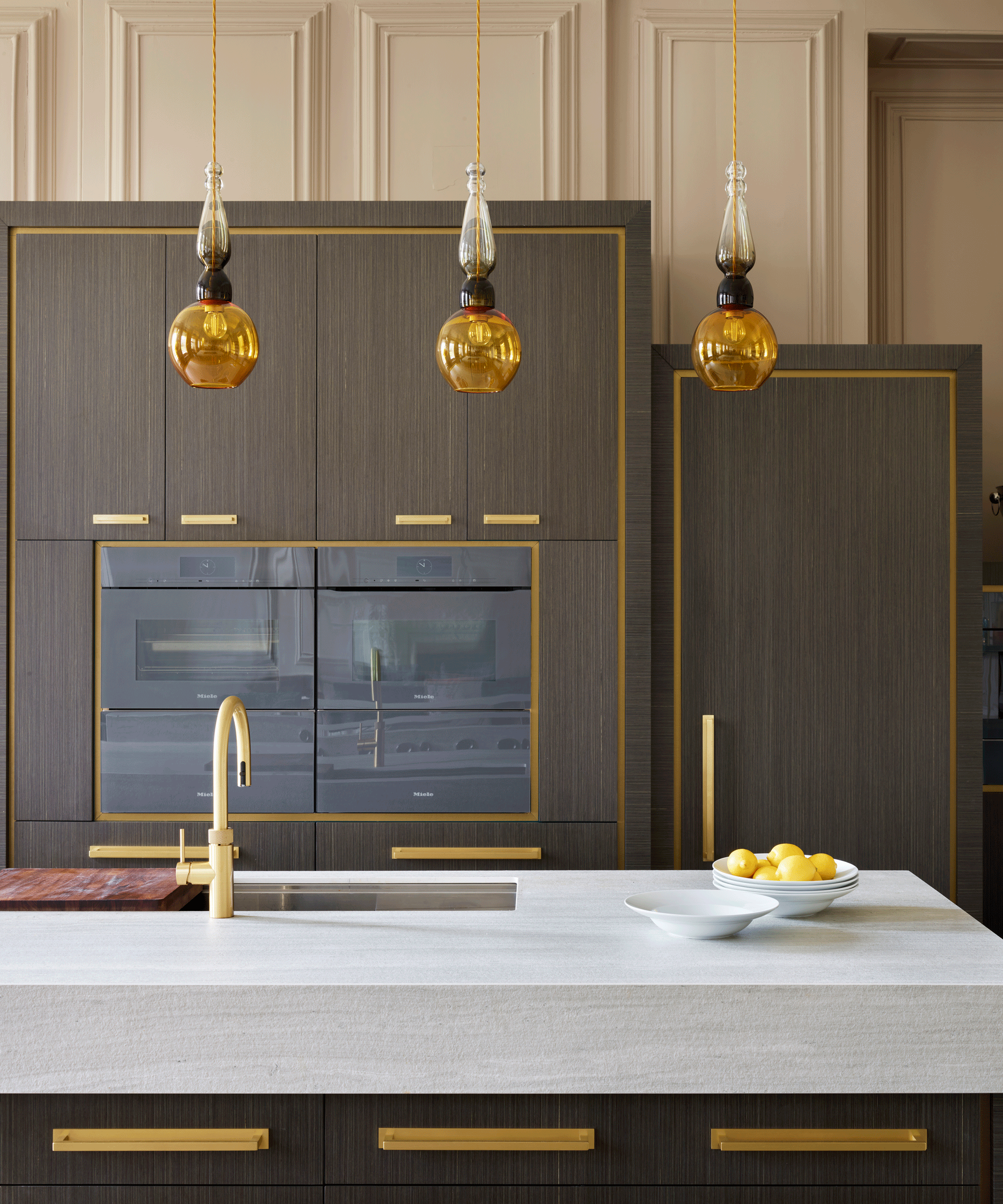 英国富丽堂皇住宅里迷人的厨房