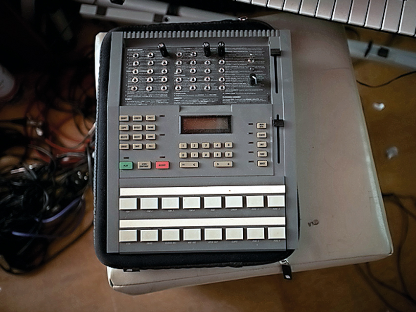 Alesis HR16