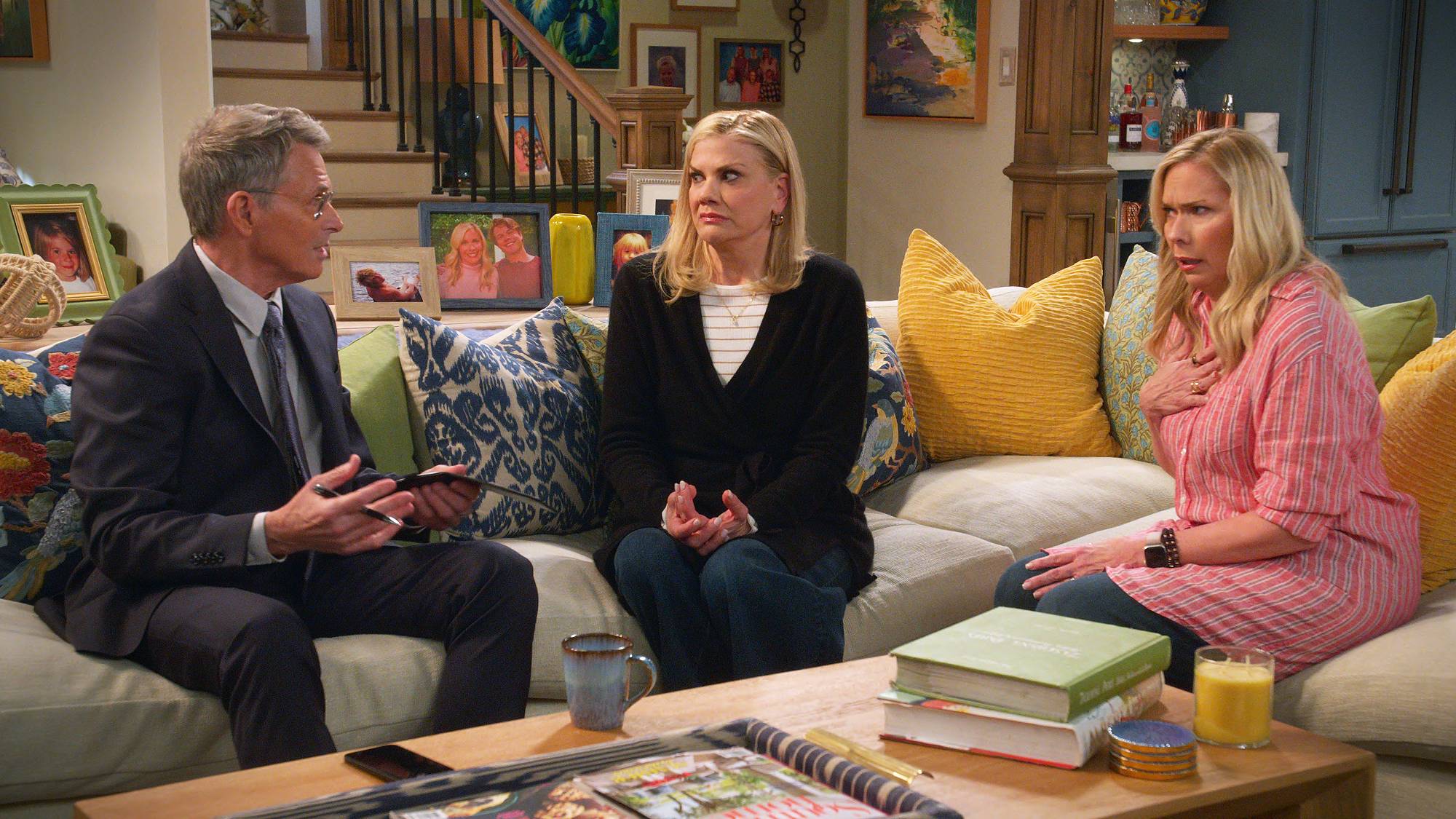 Tim Daly as Andrew, Kristen Johnston as Carol and Leanne Morgan in "Leanne" on Netflix