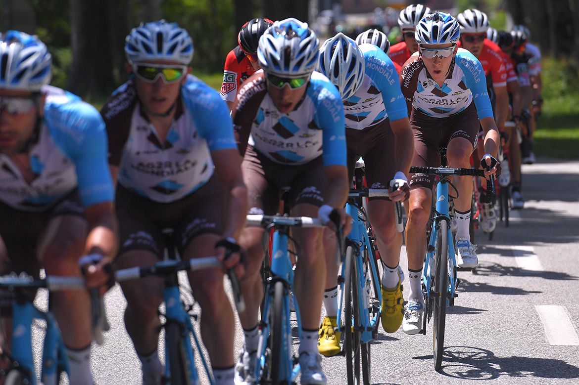 AG2R La Mondiale at the head of the Crit&eacute;rium du Dauphin&eacute; pack