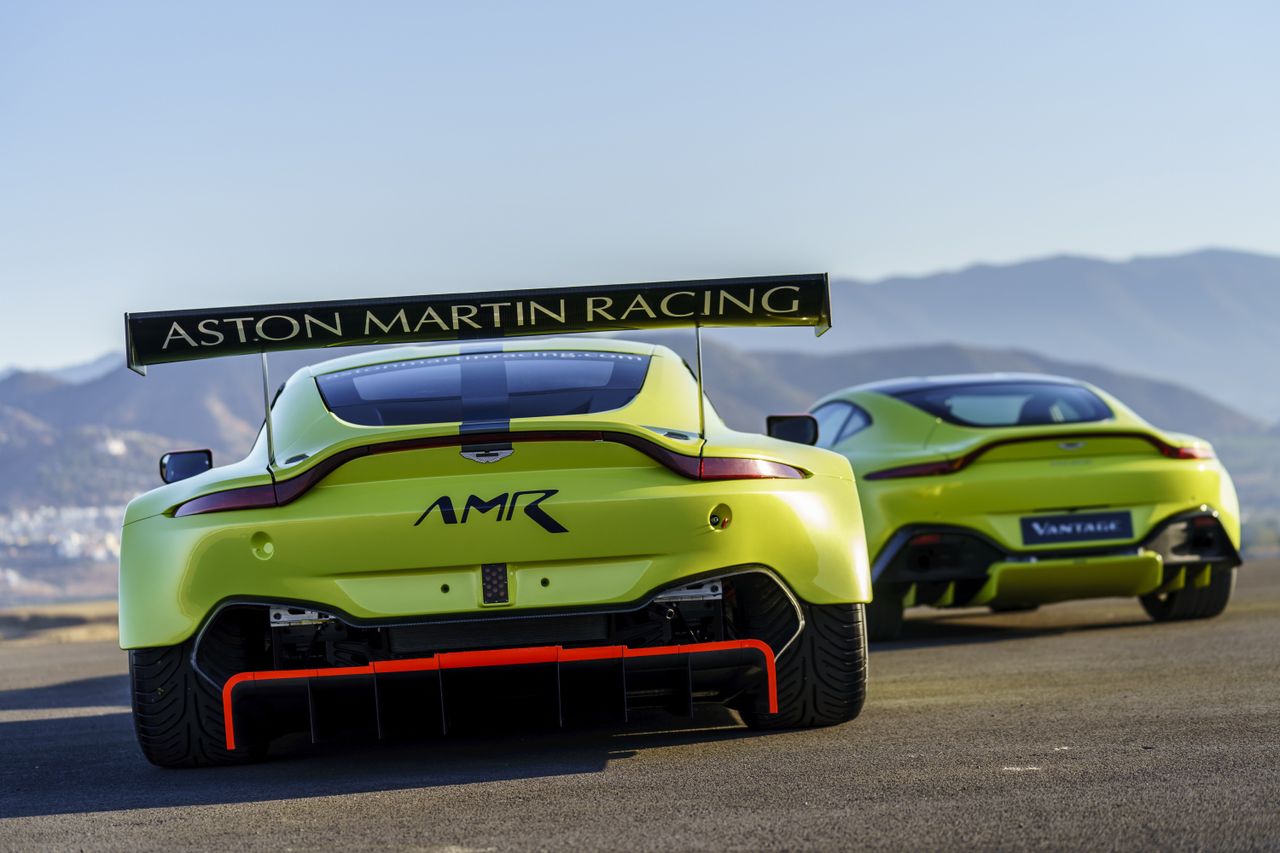 Aston Martin Vantage 18